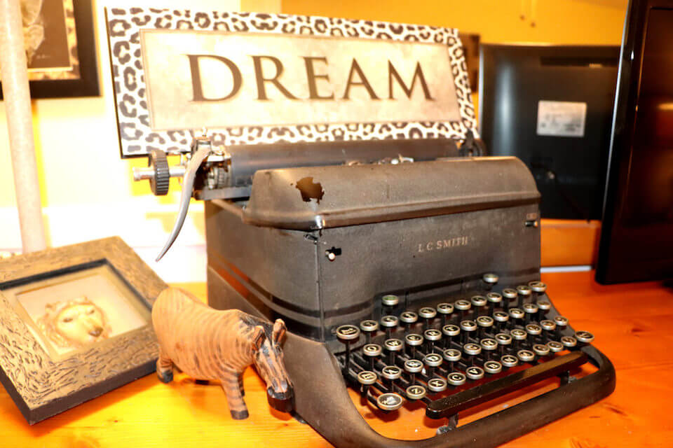 Typewriter at Bear Creek Lodge