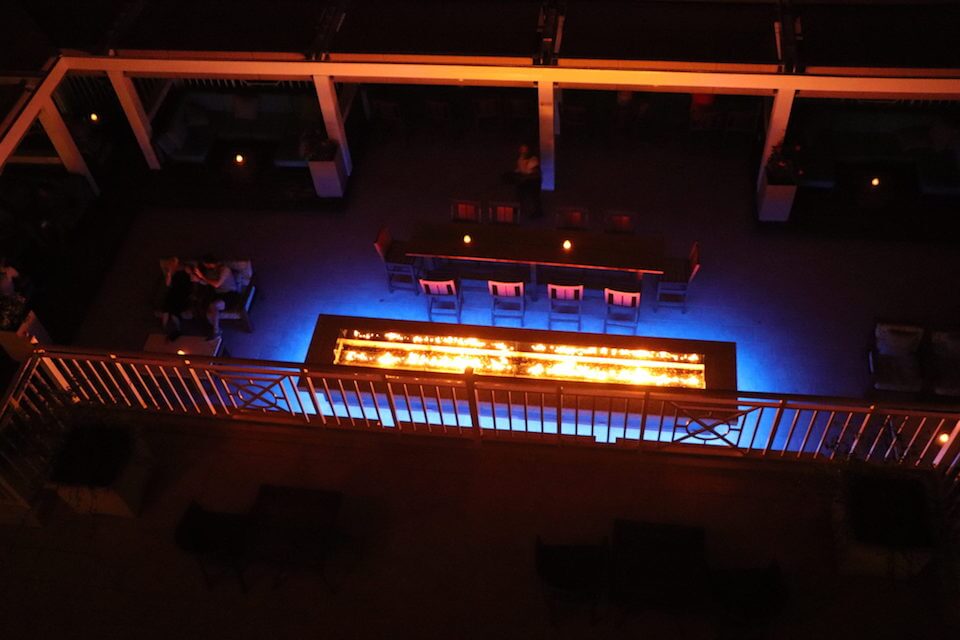 Sundowner Bar by night