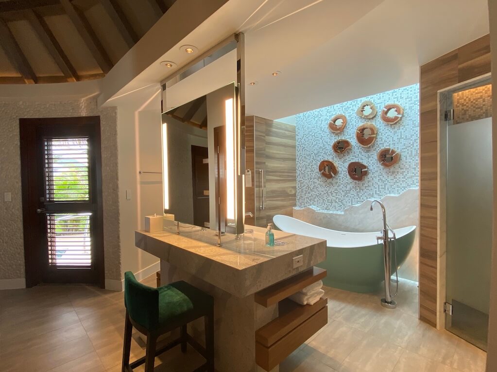 Rondoval Bath