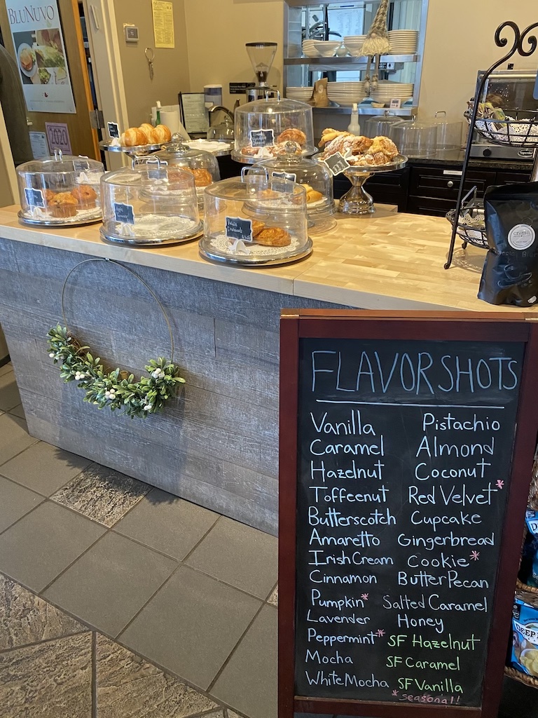 Crema coffee and cake
