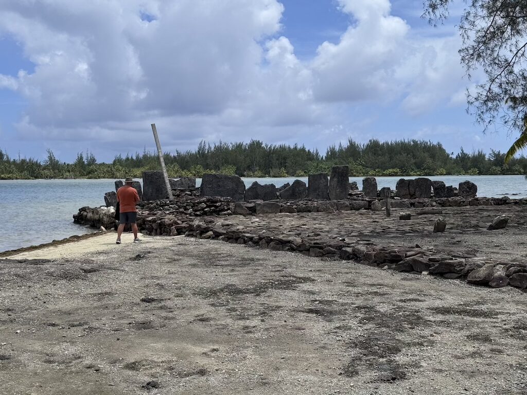 Fare Pote’e Maeva Huahine